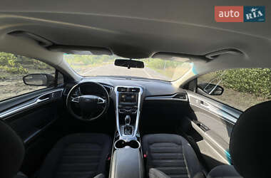 Седан Ford Fusion 2015 в 