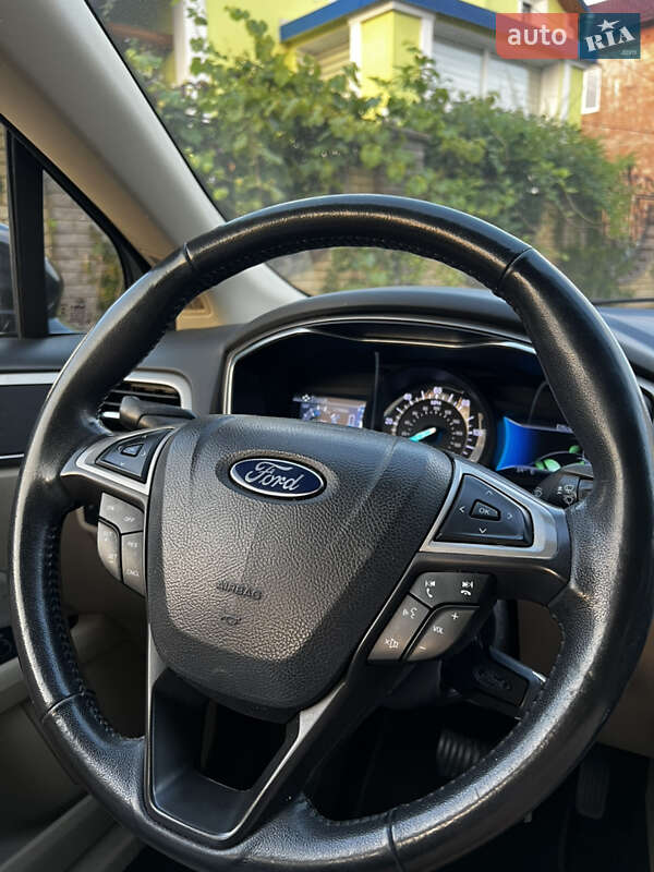Седан Ford Fusion 2014 в Дрогобичі