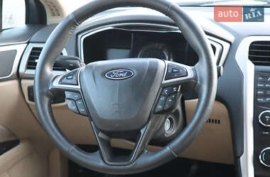 Седан Ford Fusion 2014 в 