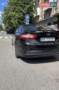 Седан Ford Fusion 2014 в 