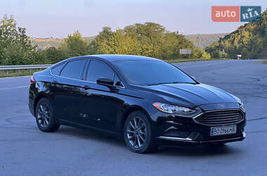 Седан Ford Fusion 2016 в Чорткові