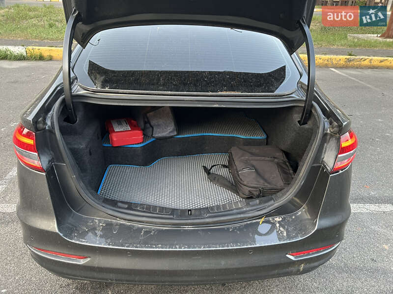 Седан Ford Fusion 2018 в Ирпене