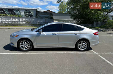 Седан Ford Fusion 2013 в 