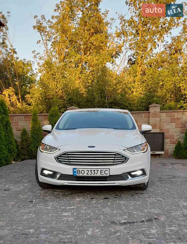 Седан Ford Fusion 2017 в 