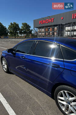 Седан Ford Fusion 2016 в 