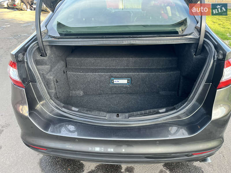 Седан Ford Fusion 2015 в Києві