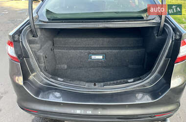 Седан Ford Fusion 2015 в 