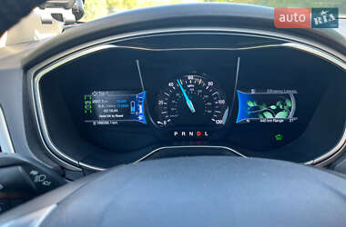 Седан Ford Fusion 2015 в 