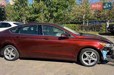 Седан Ford Fusion 2016 в 