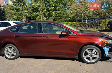 Седан Ford Fusion 2016 в 