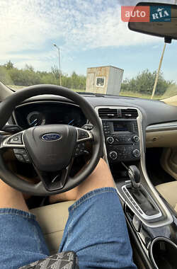 Седан Ford Fusion 2012 в Надворной
