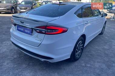 Седан Ford Fusion 2017 в 