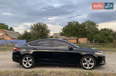 Седан Ford Fusion 2016 в 