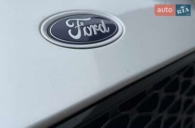 Седан Ford Fusion 2017 в 