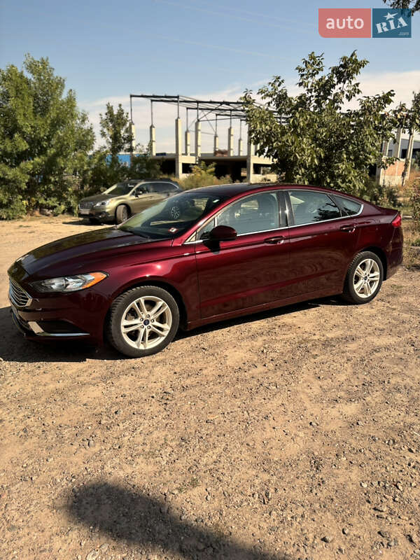 Седан Ford Fusion 2018 в Южном