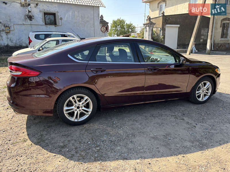 Седан Ford Fusion 2018 в Южном