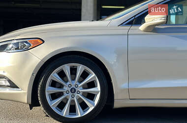 Седан Ford Fusion 2016 в 