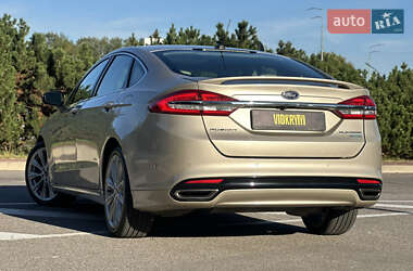Седан Ford Fusion 2016 в 