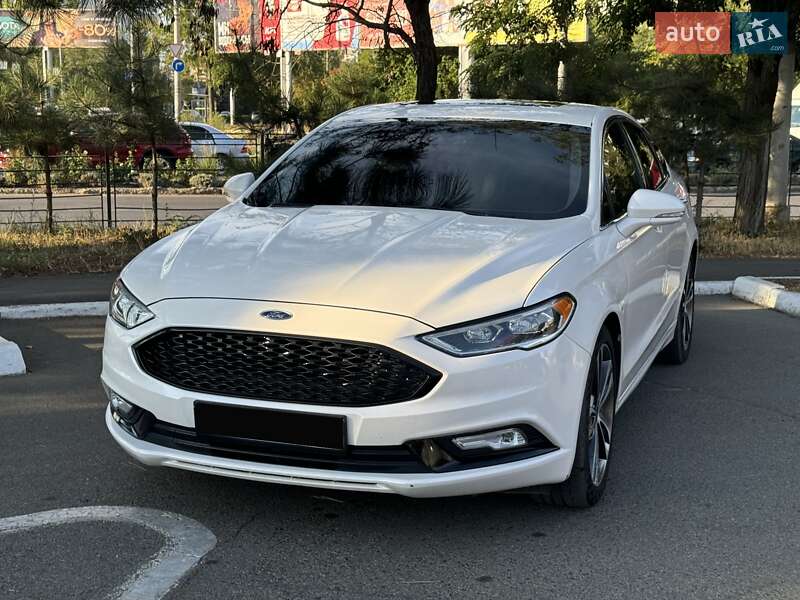 Седан Ford Fusion 2016 в Одесі