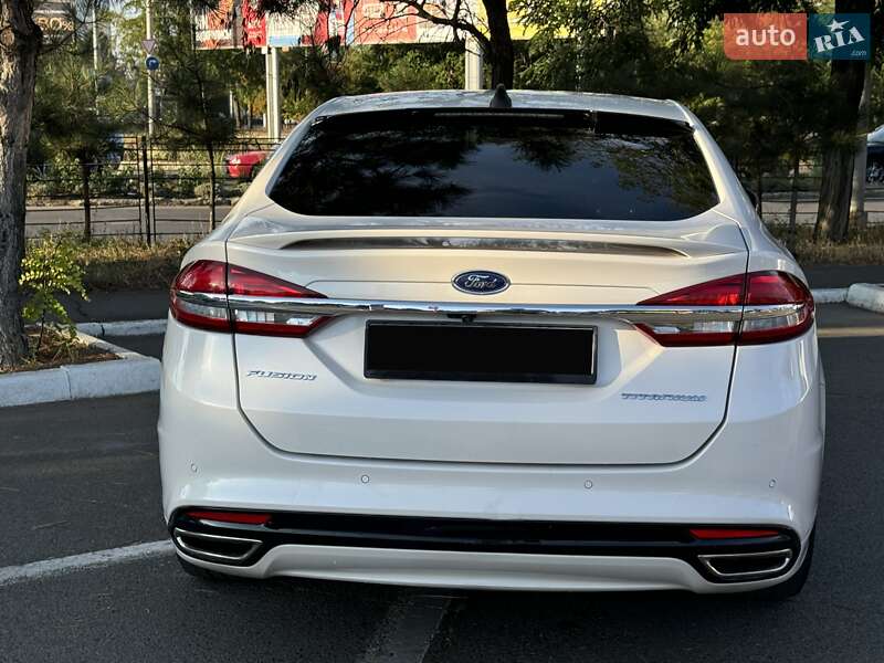 Седан Ford Fusion 2016 в Одесі