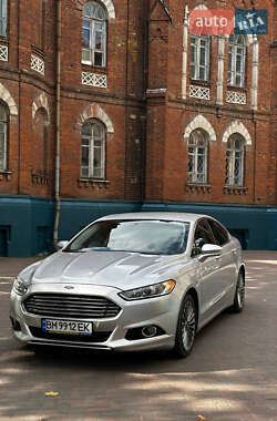 Седан Ford Fusion 2016 в 