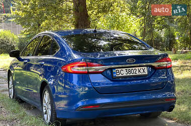 Седан Ford Fusion 2017 в 
