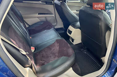 Седан Ford Fusion 2017 в 