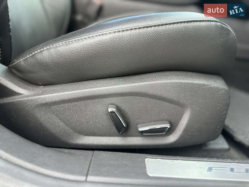 Седан Ford Fusion 2013 в Києві