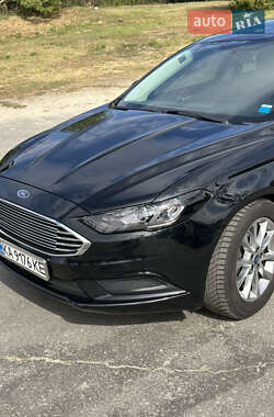 Седан Ford Fusion 2017 в 