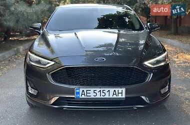 Седан Ford Fusion 2019 в 