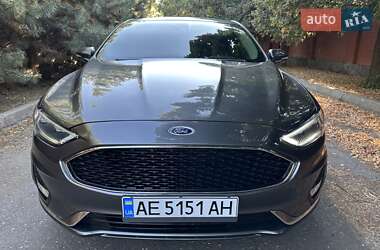 Седан Ford Fusion 2019 в 