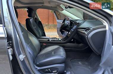 Седан Ford Fusion 2019 в 