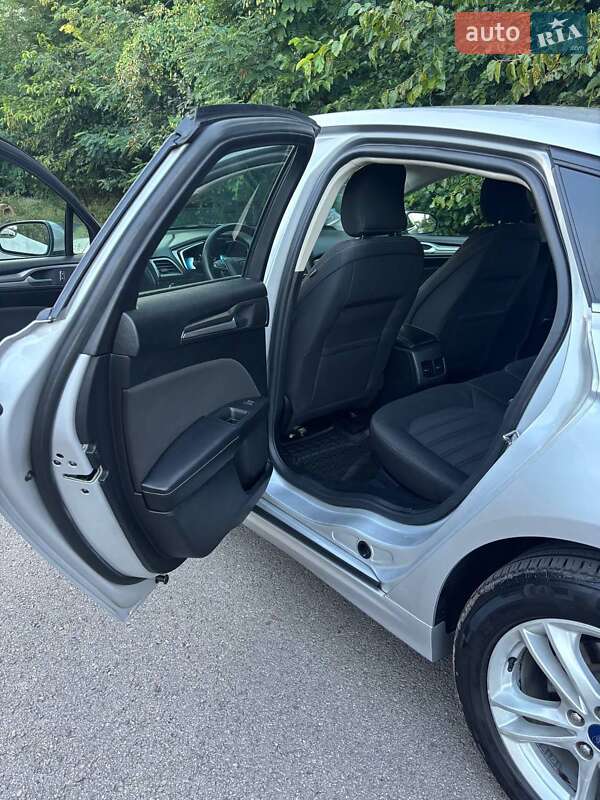 Седан Ford Fusion 2017 в Киеве фото 10 Седан Ford Fusion 2017 в Киеве