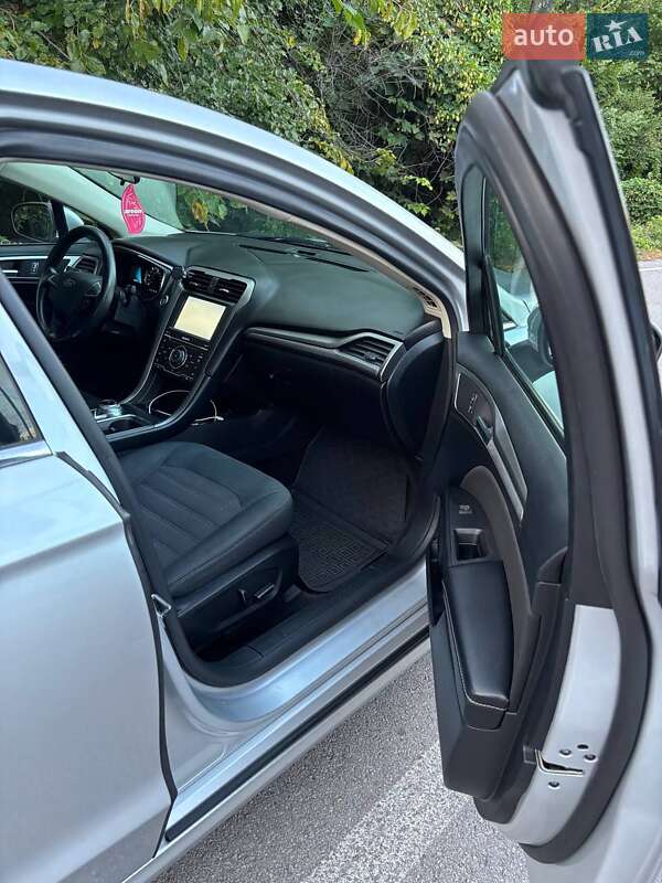 Седан Ford Fusion 2017 в Киеве фото 13 Седан Ford Fusion 2017 в Киеве