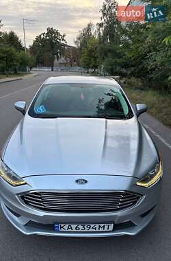 Седан Ford Fusion 2017 в 