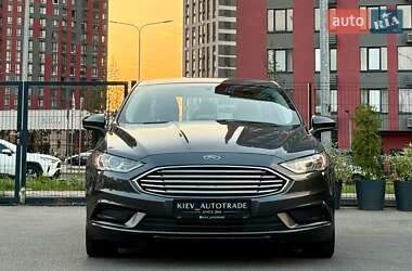 Седан Ford Fusion 2017 в 