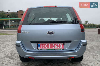 Хетчбек Ford Fusion 2004 в 
