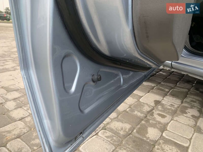 Хэтчбек Ford Fusion 2004 в Борщеве