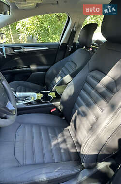 Седан Ford Fusion 2014 в 