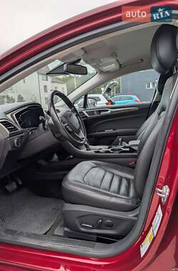 Седан Ford Fusion 2013 в 