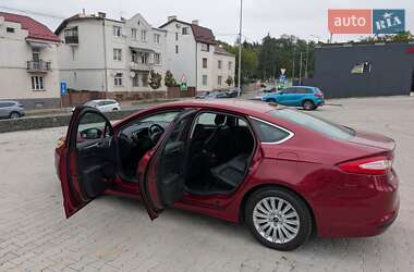 Седан Ford Fusion 2013 в 
