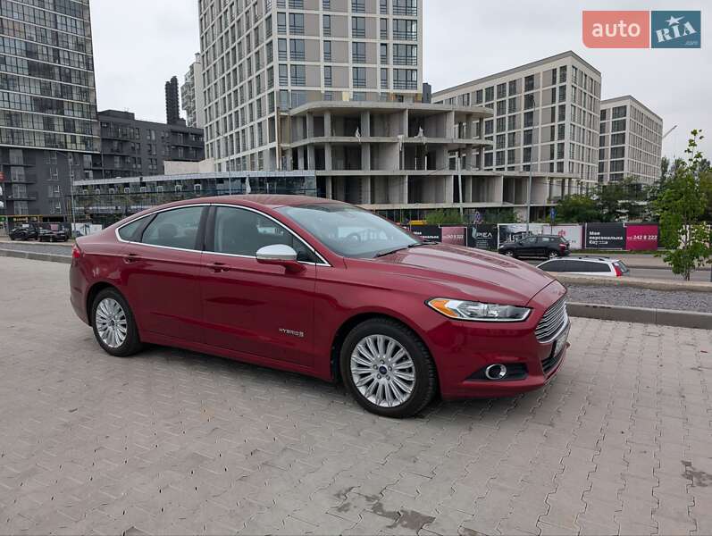 Седан Ford Fusion 2013 в 