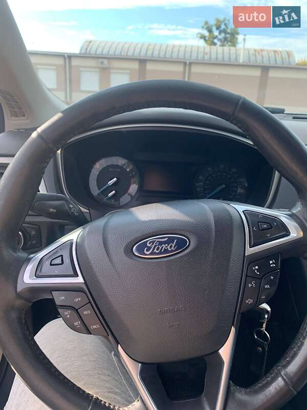 Седан Ford Fusion 2013 в Черкасах