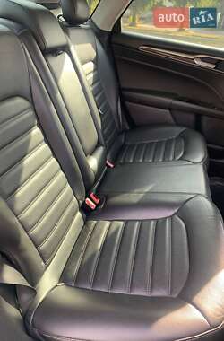 Седан Ford Fusion 2013 в 