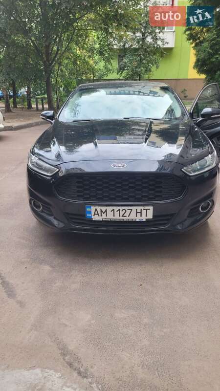 Седан Ford Fusion 2016 в 