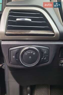 Седан Ford Fusion 2016 в 