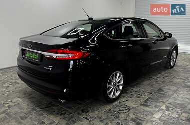 Седан Ford Fusion 2016 в 