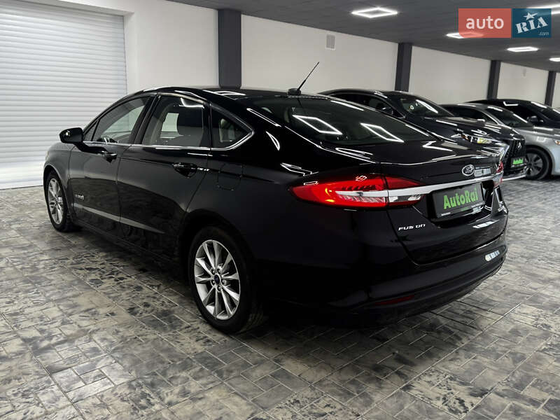 Седан Ford Fusion 2016 в Одесі