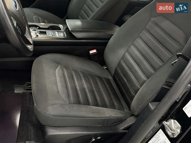 Седан Ford Fusion 2016 в Одесі
