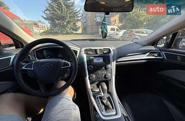 Седан Ford Fusion 2013 в 